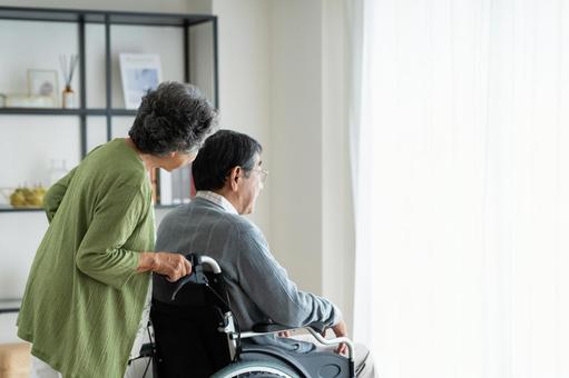 在宅介護 在宅介護 介護,車椅子,シニアの写真素材