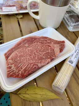 キャンプでステーキ キャンプ,オートキャンプ,秋の写真素材