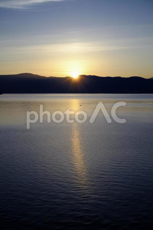 洞爺湖と朝焼け　 洞爺湖,湖,朝焼けの写真素材