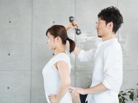 Japanese woman receiving dumbbell training from a personal trainer, mujer, guía, pesa, JPG