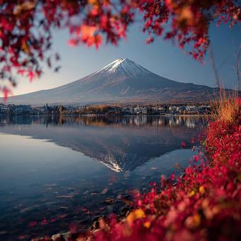 水鏡に映る壮大な富士山 水鏡に映る壮大な富士山の写真
