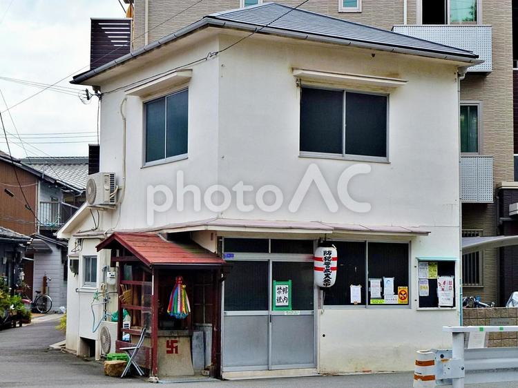 昭和の雰囲気を残す町角 町角,隘路,町並みの写真素材