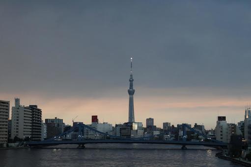 Sumida River and Skytree, JPG