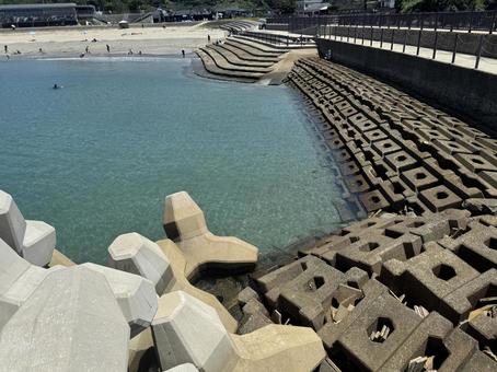 防波堤 防波堤 海,水面,透明な海の写真素材