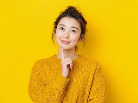 何かを閃いた女性 何かを閃いた女性の写真