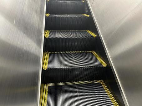 エスカレーター エスカレーター,階段,移動の写真素材