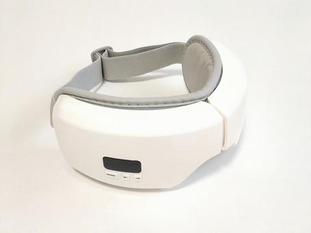 目元エステ アイウォーマー1 目元エステ アイウォーマー1 目のマッサージ器,アイマスク,温熱ケアの写真素材