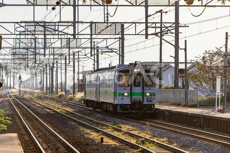 秋のローカル線 鉄道,ローカル線,列車の写真素材