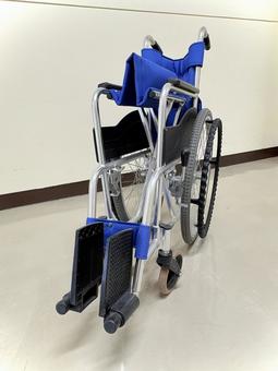 折りたたんだ車椅子 01 折りたたんだ車椅子 01 車椅子,折りたたみ車椅子,自走式の写真素材