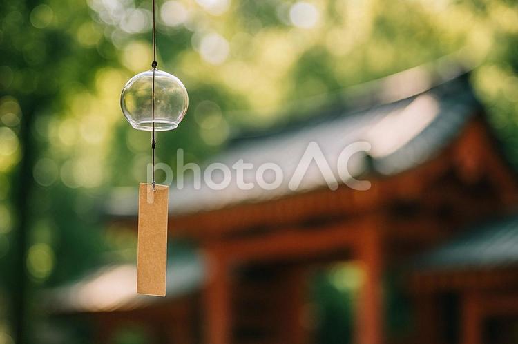 夏の光と風鈴 風鈴,夏,和風の写真素材