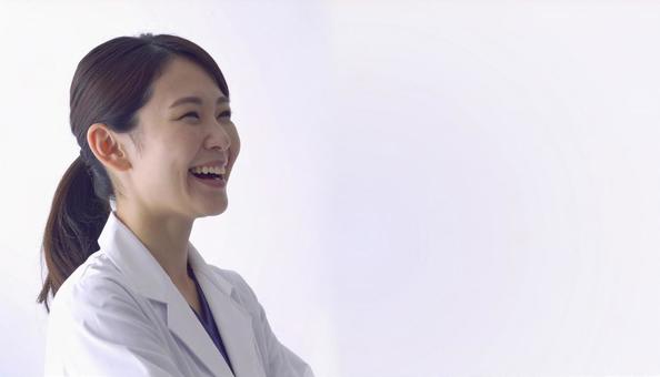 医師 医療者 女医 病院 笑顔 明るい 医師 医療者 女医 病院 笑顔 明るいの写真