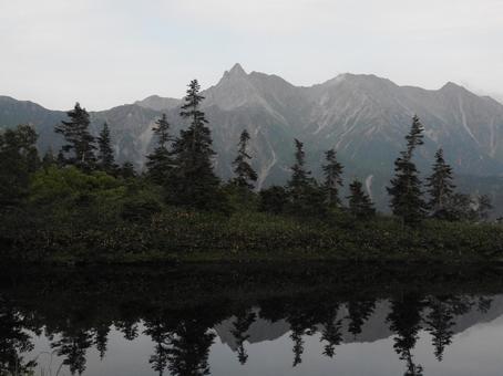 鏡平からの槍ケ岳 鏡平からの槍ケ岳の写真