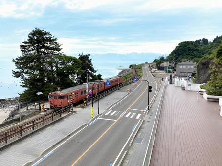 富山県 雨晴駅(あまはらしえき) 富山県 雨晴駅(あまはらしえき)の写真