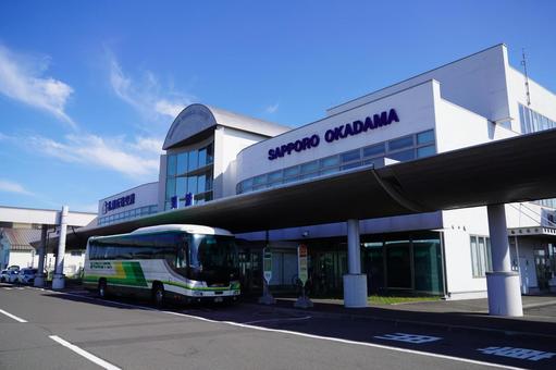 丘珠空港 丘珠空港 丘珠空港,ターミナル,バスの写真素材