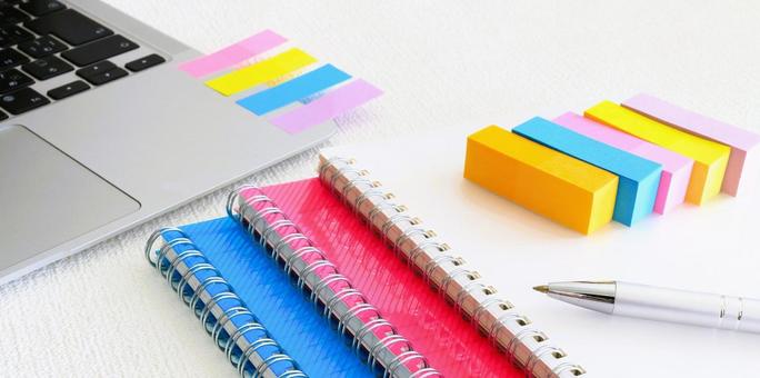 ビジネスツール 付箋とノート 筆記用具 ビジネスツール 付箋とノート 筆記用具 文房具,筆記用具,事務用品の写真素材