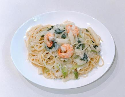 海老クリームパスタ 海老クリームパスタ 海老クリームパスタ,クリームパスタ,シチューパスタの写真素材