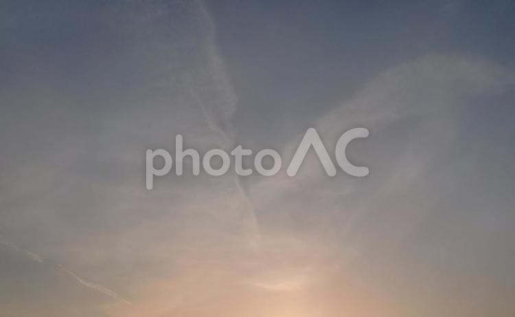 日没沈みゆく夕焼け雲 夕焼け,サンセット,日没の写真素材