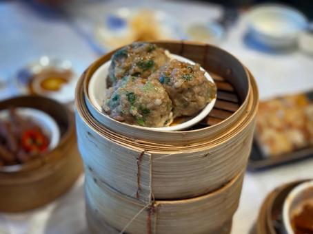 竹せいろに盛られた中華風肉団子の点心料理 点心,中華料理,竹せいろの写真素材