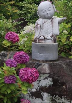 紫陽花とお地蔵様 紫陽花とお地蔵様の写真
