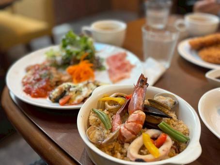 ランチ ランチ パエリア,洋食,欧風料理の写真素材