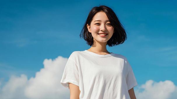 笑顔を見せる、美しいショートヘアの女性 笑顔を見せる、美しいショートヘアの女性の写真