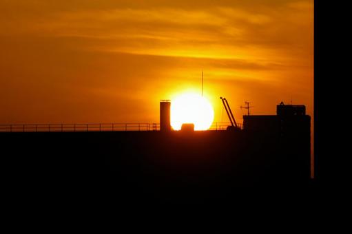 夕日、太陽にほえろ 夕日、太陽にほえろの写真