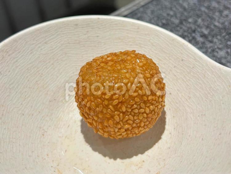 東京、中華料理店の胡麻団子 東京,中華料理店,胡麻団子の写真素材