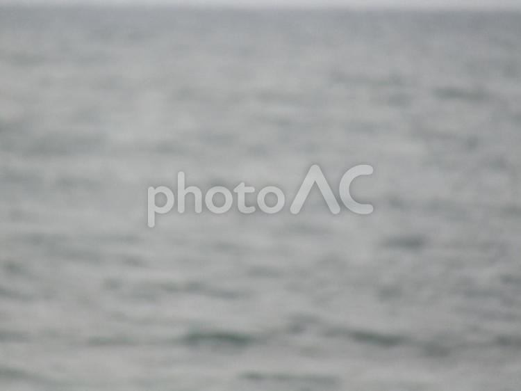 初夏でもよどんだ日本海の海の風景 初夏,曇天,日本海の写真素材