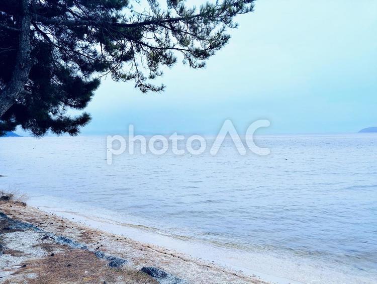 近江舞子から眺める冬の琵琶湖 近江舞子,滋賀県,琵琶湖の写真素材