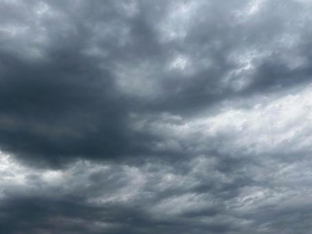 Cloudy sky that looks like it's about to rain, JPG Cloudy sky that looks like it's about to rain, JPG