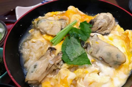 牡蠣卵とじ丼　冬の味覚　和食 牡蠣,丼,卵とじの写真素材