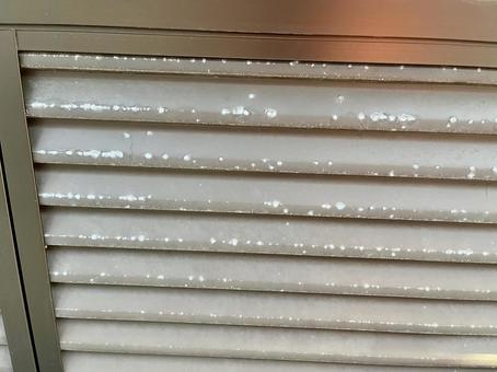 白錆がある雨戸③ 白錆がある雨戸③ 雨戸,戸袋,塩害の写真素材
