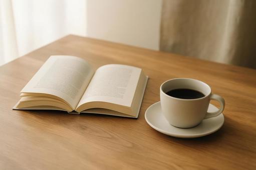 本とコーヒーのある朝 本とコーヒーのある朝の写真
