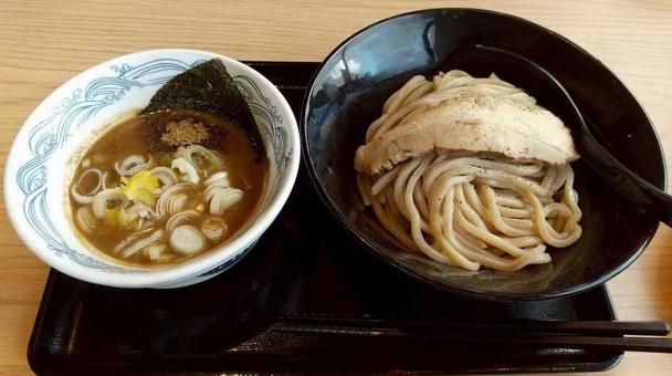 つけ麺 つけ麺,ラーメン,海苔の写真素材