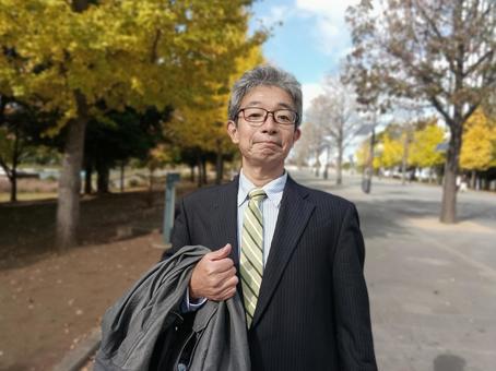 シニア男性サラリーマン シニア,中年サラリーマン,中高年サラリーマンの写真素材