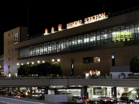夜のJR仙台駅前 夜のJR仙台駅前の写真