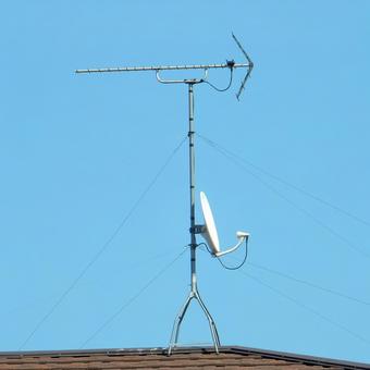 【風景写真】テレビ受信アンテナ 【風景写真】テレビ受信アンテナ アンテナ,テレビ,受信の写真素材