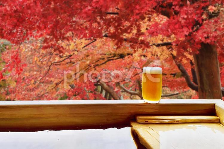 紅葉と温泉のイメージ 温泉,露天風呂,旅の写真素材