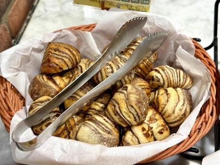 バイキング　一口サイズのマーブルパン パン,バスケット,一口サイズの写真素材
