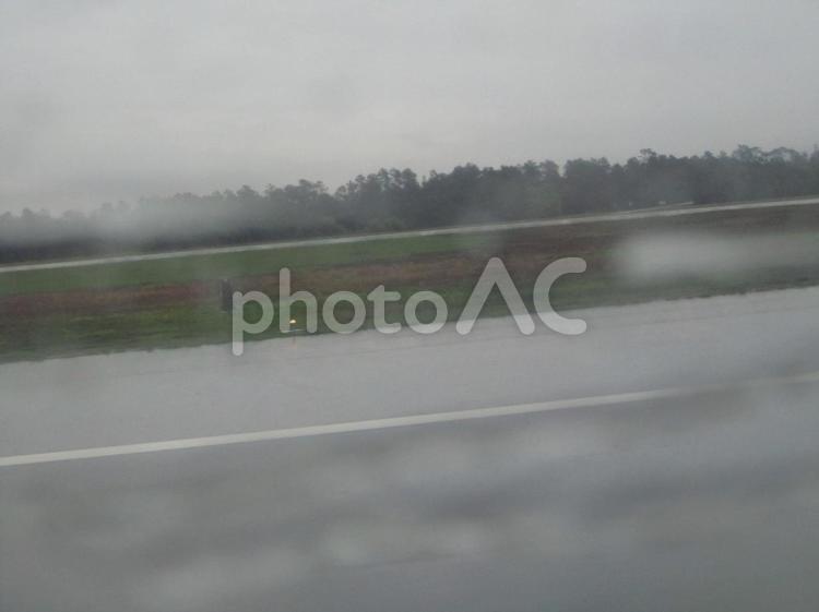 雨の滑走路　１８ 自然,空,スカイの写真素材