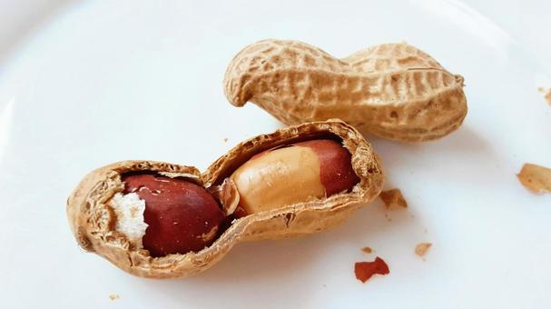 Shelled peanuts, JPG