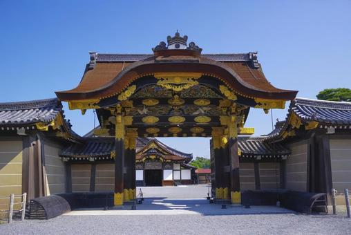 世界遺産 二条城の唐門と豪華な装飾 世界遺産 二条城の唐門と豪華な装飾 二条城,唐門,世界遺産の写真素材