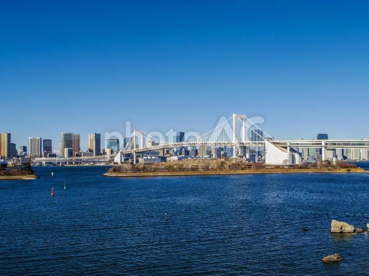 【東京都】お台場から見た東京の風景 お台場,レインボーブリッジ,東京湾の写真素材
