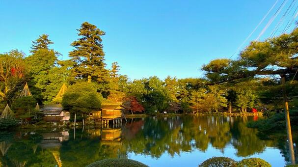 晩秋・早朝の兼六園 兼六園,金沢,石川の写真素材