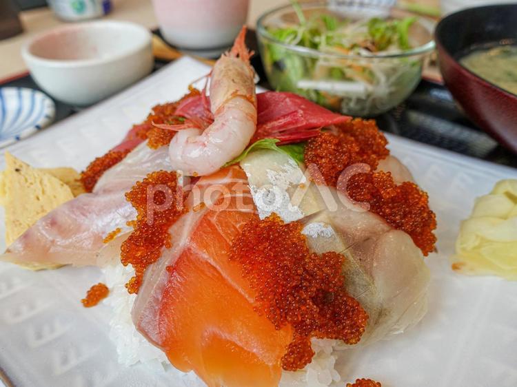 華やか海鮮丼 海鮮丼,北海道,お刺身の写真素材