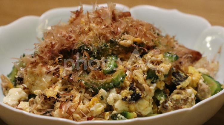 ゴーヤチャンプル 野菜,きのこ,豆腐の写真素材