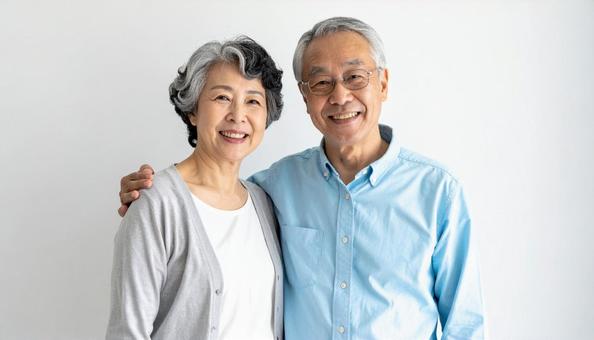 笑顔のシニア夫婦 笑顔のシニア夫婦の写真
