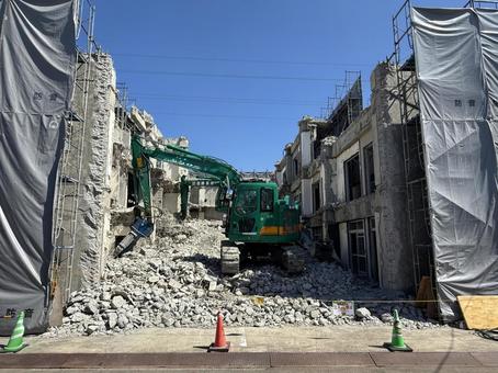 ビルの解体現場 ビルの解体現場 破壊,ビル,解体の写真素材