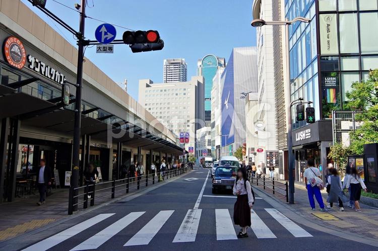 大阪梅田阪急茶屋町口付近の風景 大阪梅田,茶屋町,阪急の写真素材