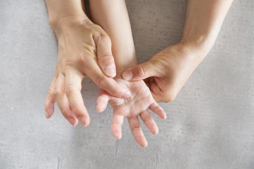Parent and child hand massage, JPG Parent and child hand massage, parenting, mother, children, JPG